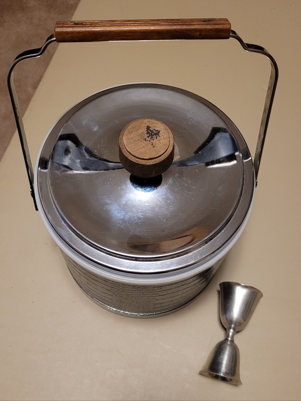 Vintage Atapco Ice Bucket Black Faux Alligator Chrome Mid Century Modern.